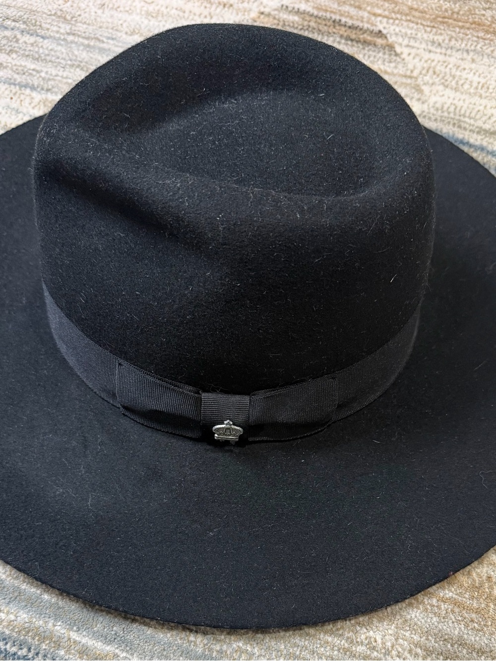 Men's Black Felt Wide-Brim Fedora with Ribbon Band